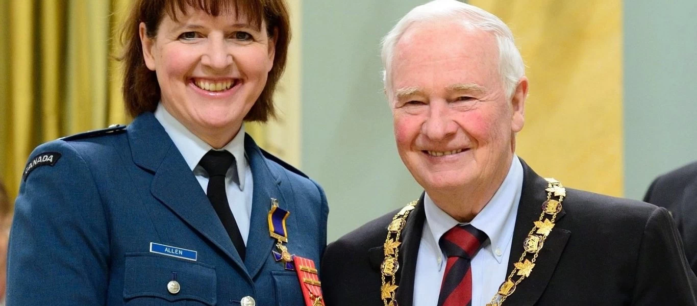 Αντιστράτηγος Φράνσις ‘Αλεν: Η πρώτη γυναίκα υπαρχηγός του καναδικού ΓΕΕΘΑ